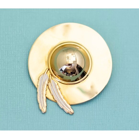 Vintage Gold Tone Circular Classy Lady's Feathered Hat Brooch - E36 - Picture 1 of 3